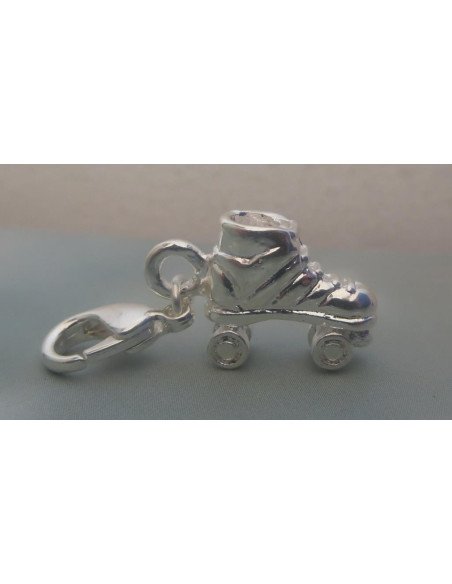 Charms Clip roller skating